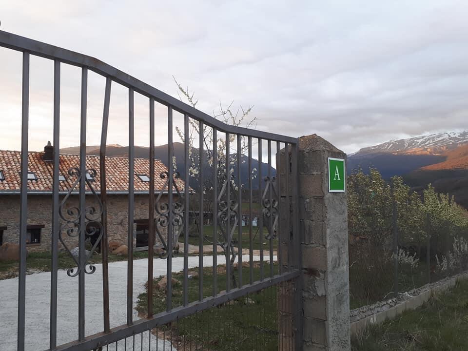 Albergue A'Noguera Castiello de Jaca Εξωτερικό φωτογραφία